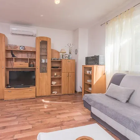 Ana Apartment Županje